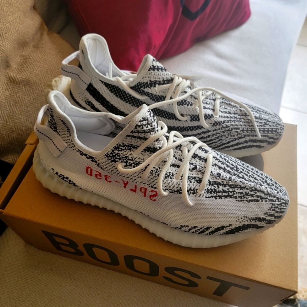 Yeezy Boost 350 v2 zebras